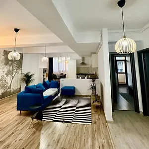 Tree House Apartment Bucharest